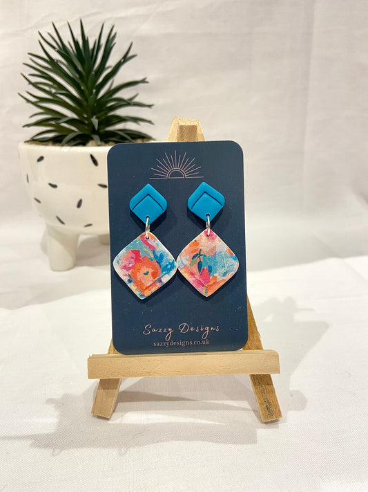 Flower pattern dangle earrings