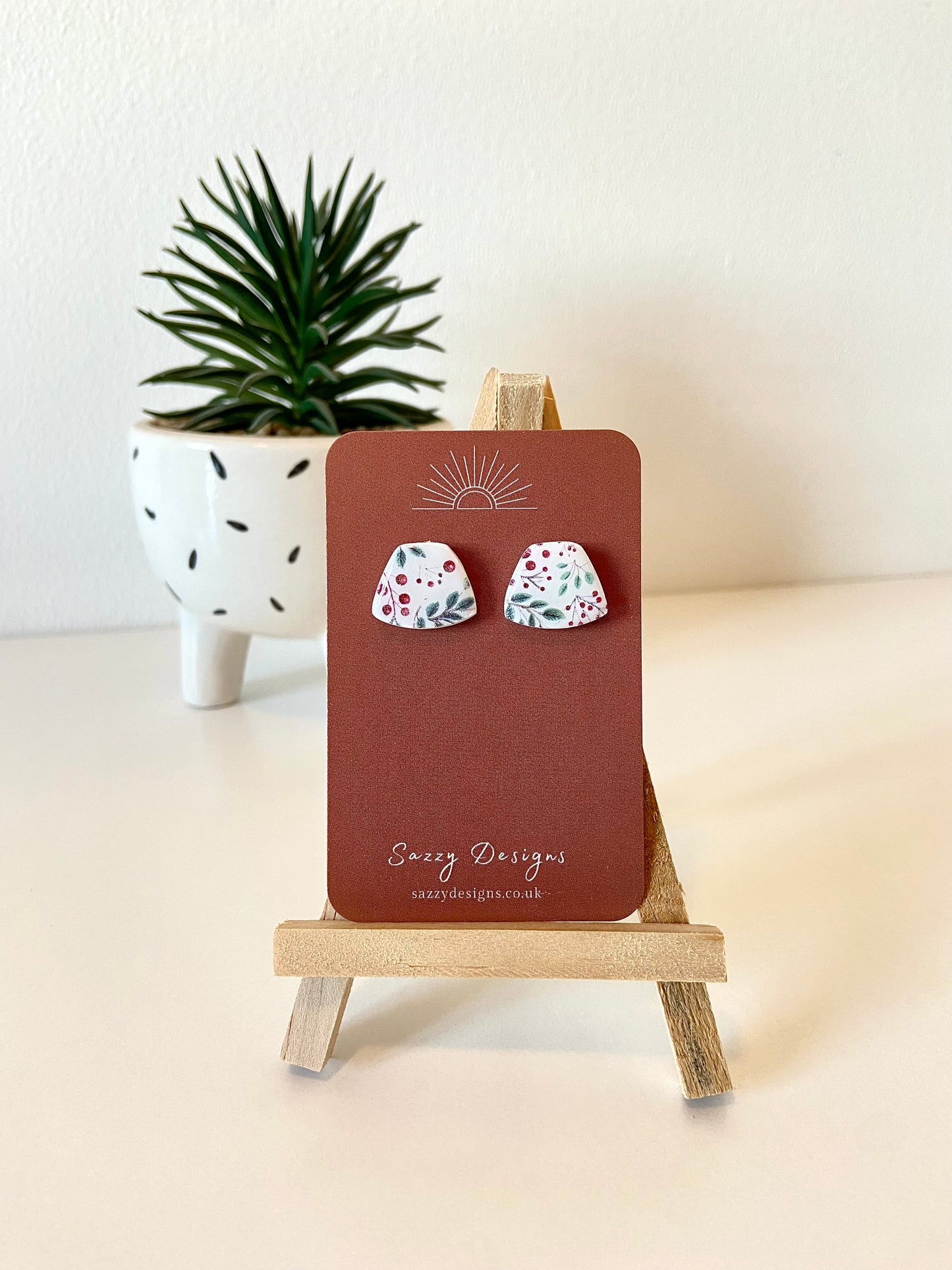 Festive pattern studs